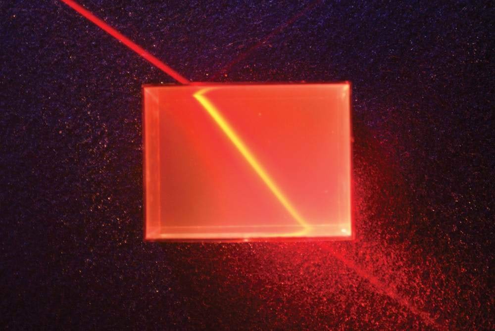 Punase laserkiire murdumine