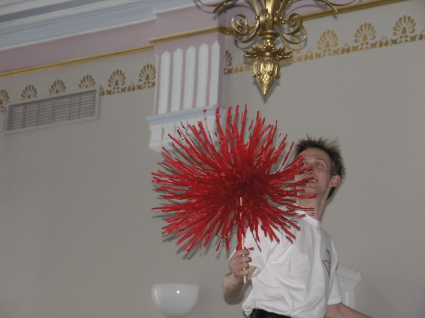 Elektriseeritud kehade vahel mõjub jõud