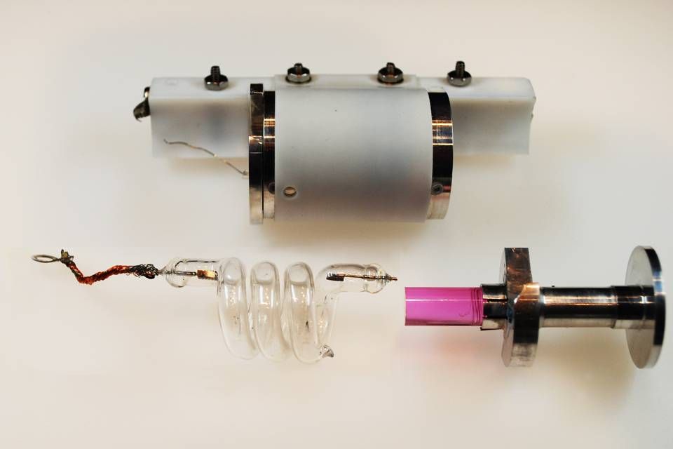 Esimene laser, demonteeritult