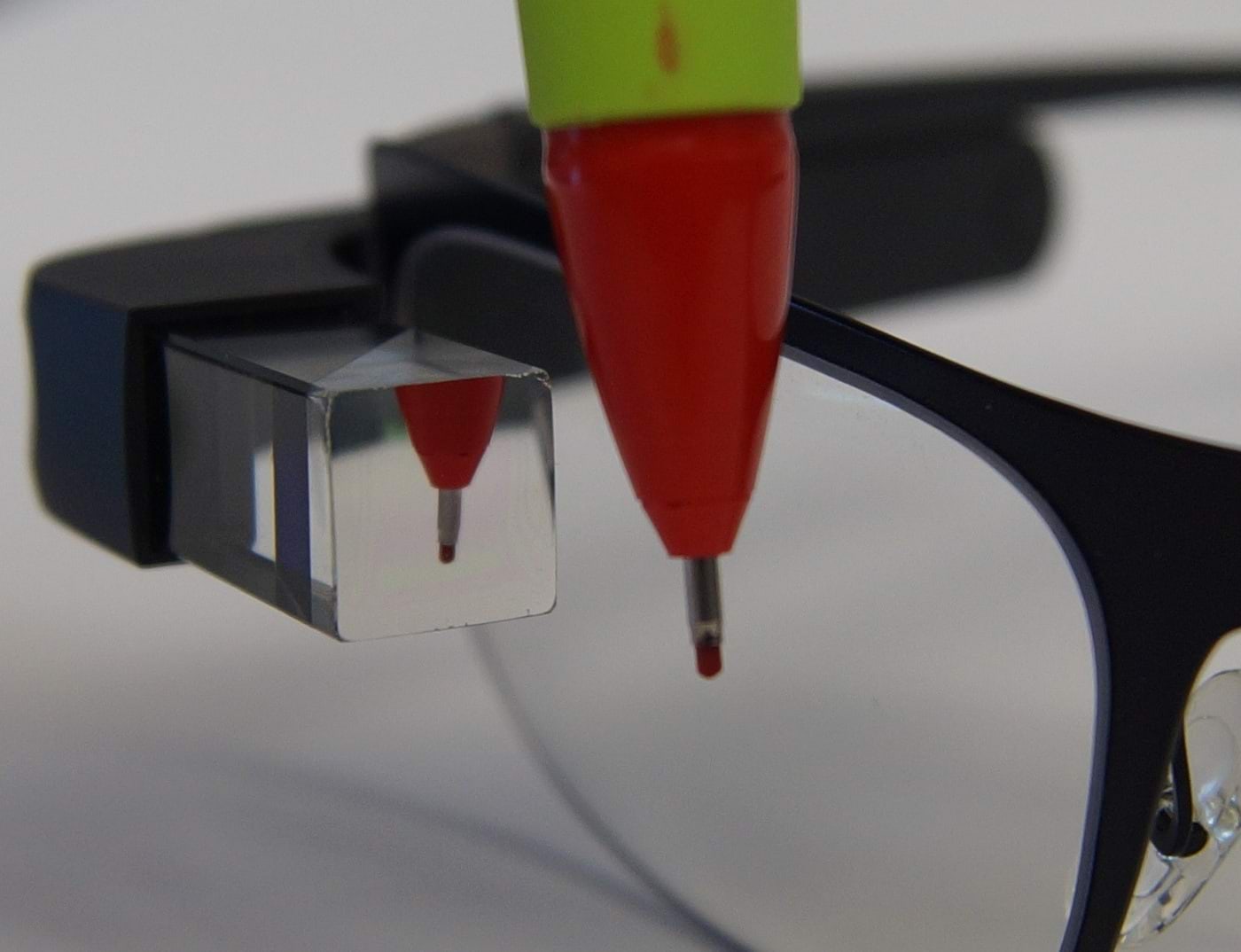 Google prillid: kuubi ots on peegeldav<br>